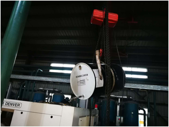 由于油品問題導(dǎo)致油氣分離器壓差高，空壓機(jī)潤滑油結(jié)膠，油濾堵塞，機(jī)器高溫報(bào)警(圖4)